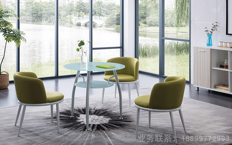 ���e����