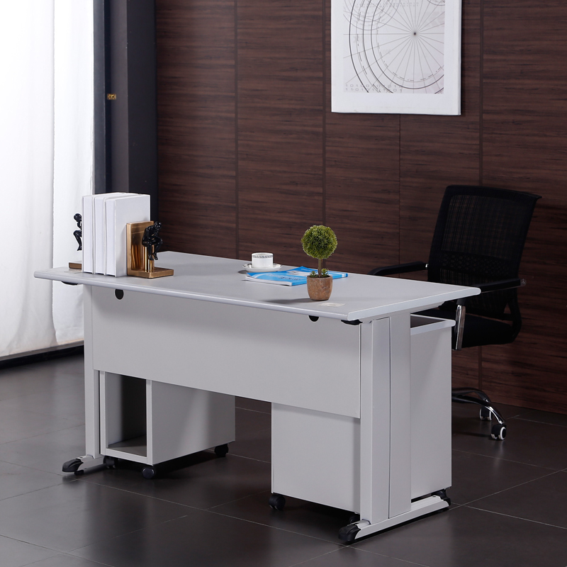 ����T��